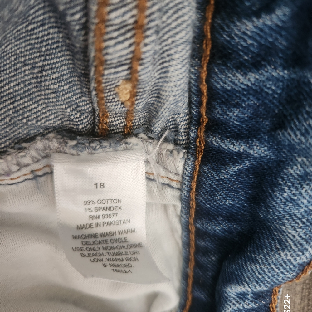 a.n.a Blue Jean Shorts Distressed Raw Hem - Picture 6 of 7